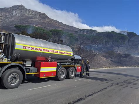 UPDATE | Cape Town fire 'largely contained at this stage'