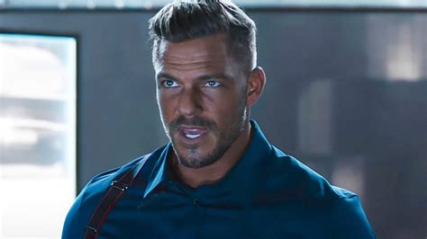 Alan Ritchson Brings His Jack Reacher Muscle And A Meta Perspective To ...