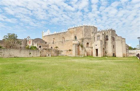 A Day in Izamal: The Magic Town & Its Massive Pyramid – Sailingstone Travel