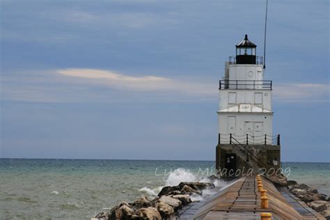 Lynn Miracola Photography: Wisconsin Lighthouse {Manitowoc Breakwater}