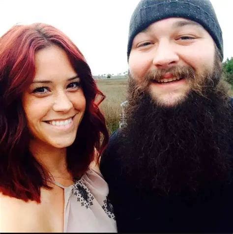 Bray Wyatt Wife, Divorce, Girlfriend, Age, Net Worth