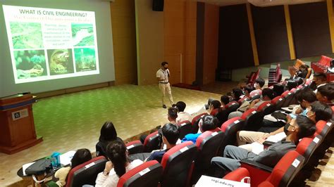 SEGi University welcomes prospective students with campus tour by Fen ...