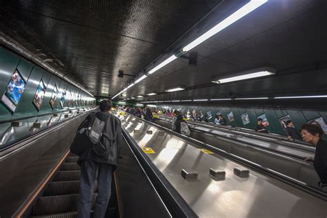 “炮台山地鐵站電梯 Fortress Hill MTR Station Escalator” / 香港人流 Hong… | Flickr