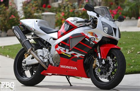 Honda Honda RVT1000R / RC 51 - Moto.ZombDrive.COM