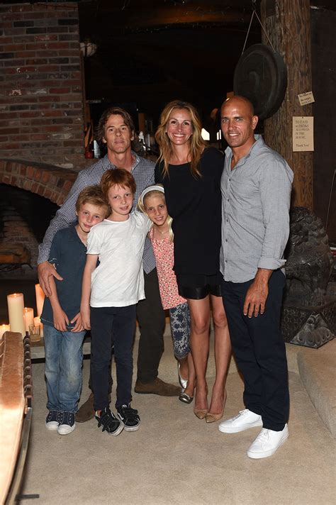 Julia Roberts Gave Birth to Twins at 37 — Pics of Her 'Beautiful' Teens ...