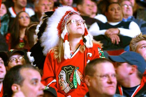 Blackhawks ban headdresses worn by fans at games - Taipei Times