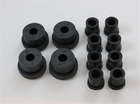 Bushing set (rubber): rear leaf spring | Metropolitan Pit Stop