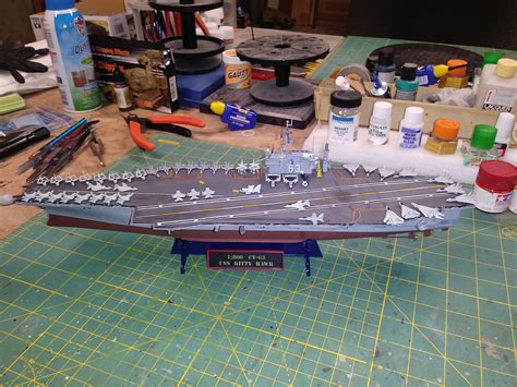 USS Kitty Hawk -- Plastic Model Aircraft Carrier Kit -- 1/800 Scale ...