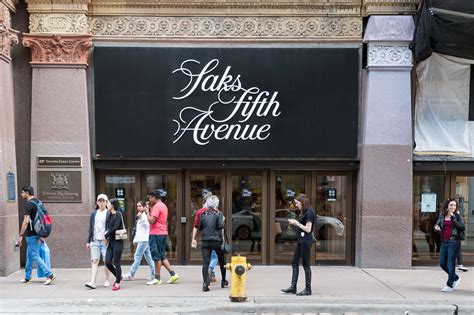 Saks Fifth Avenue closing women’s store in downtown Manhattan