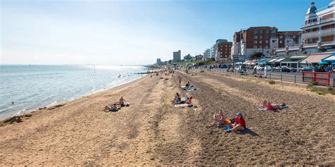 Southend-on-Sea summer seaside escape, save 31% | Travelzoo