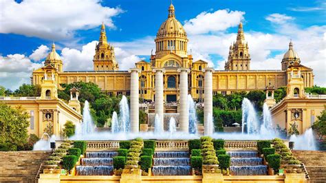 Placa Espanya, Barcelona, Spain – With its iconic fountain, Placa d ...