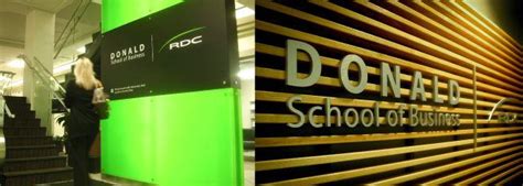 Deer College Logo - LogoDix