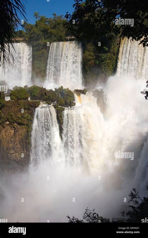 The breathtaking waterfalls of Puerto Iguazu and Foz de Iguazu, Brazil ...