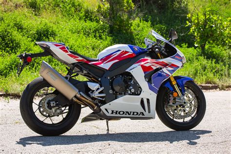 2023 Honda CBR1000RR-R SP Fireblade 30th Anniversary Review - Cycle News