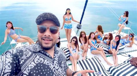 PRIVATE LUXURY BOAT PARTY IN PHUKET | How To Rent Boat | NIGHTLIFE OF ...