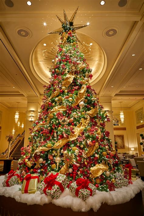 Best Christmas decorations at the most luxurious hotels of the world ...