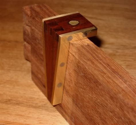 A couple of dovetail markers | Fine Woodworking Knots