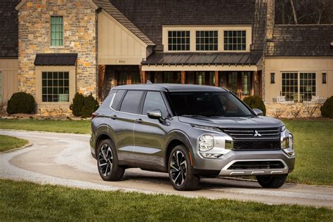 With Help From Amazon, Mitsubishi Reveals the 2022 Outlander - The ...