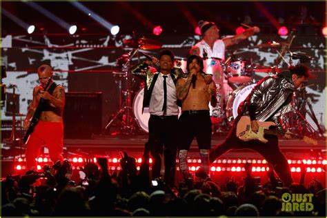 Full Sized Photo of bruno mars super bowl halftime show 2014 video ...