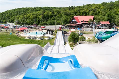 Water slides and attractions of Mont Cascades waterpark