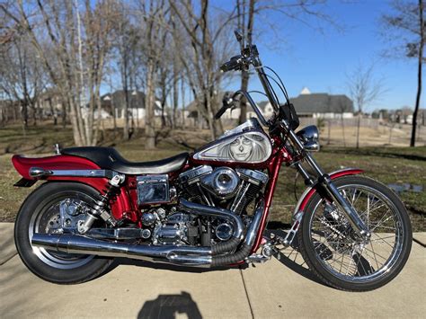 1995 Harley Davidson Dyna Wide Glide – Dennis Kirk – Garage Build