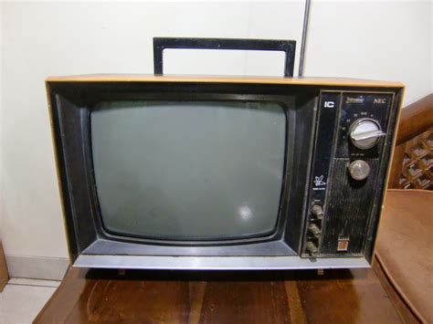 CILEGON ANTIK: Televisi Jadul / Vintage B/W Telesonic - Model 14-TP11.1E1