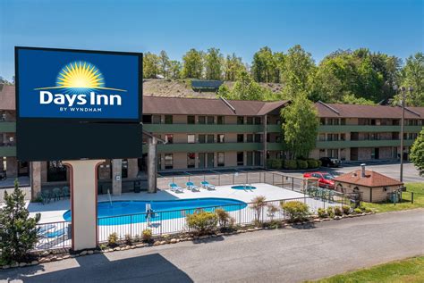 Days Inn By Wyndham Pigeon Forge South | Pigeon Forge, TN Hotels