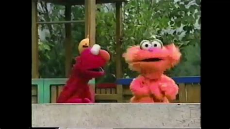 Elmo and Zoe Celebrate Sesame Street 25 Years - YouTube