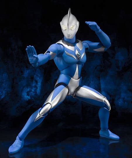 Ultra Act Ultraman Cosmos Luna Mode | CollectionDX