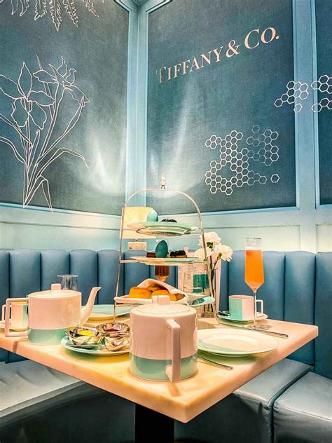 Afternoon Tea at Tiffany’s Blue Box Cafe, Harrods | BaldHiker