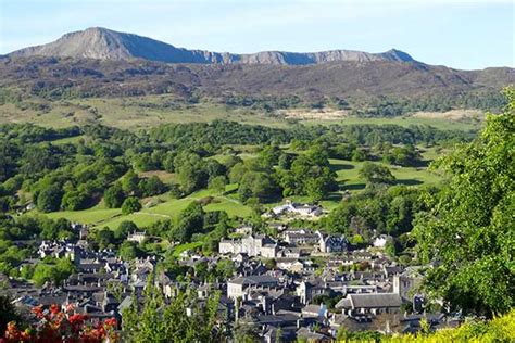 The Town of Dolgellau in Snowdonia with Great Walks, Trails and Hotels