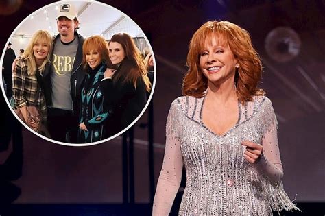 'Reba' Cast Members Reunite at Reba McEntire's Hollywood Show