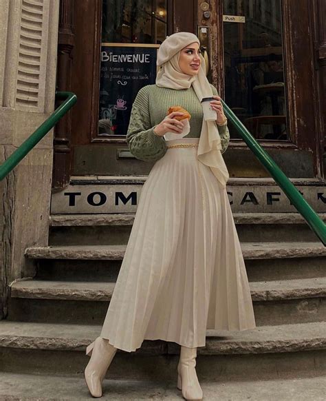 21 Modest Ways To Style Long Pleated Skirts With Hijab Fashion - Zahrah ...