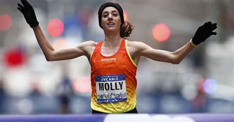 Molly Huddle wins NYC Half