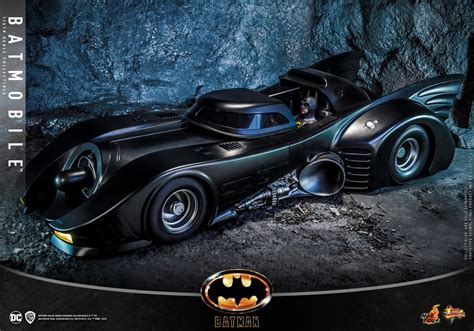 1989 Michael Keaton Batman and Batmobile Return as Hot Toys