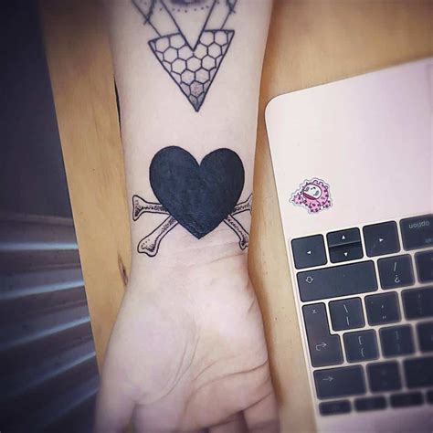 Top 99 Best Black Heart Tattoo Ideas - [2020 Inspiration Guide]