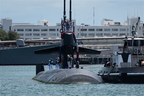 DVIDS - Images - USS Louisville Returns to Pearl Harbor [Image 2 of 9]