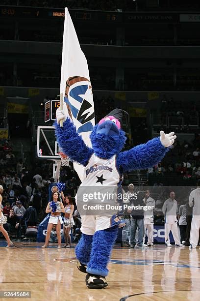 Washington Wizards Mascot Photos and Premium High Res Pictures - Getty ...