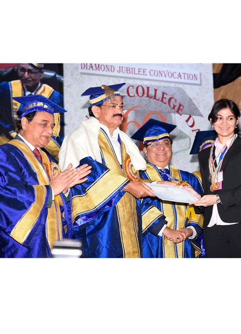 Maulana Azad Medical College Convocation, Courses | Medical college ...