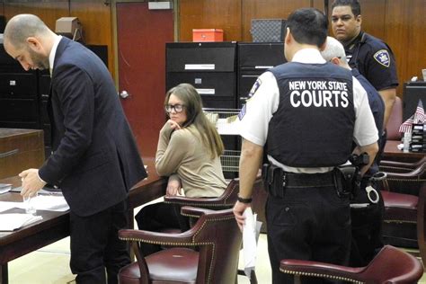 Anna Delvey scam trial: Anna Sorokin’s courtroom look goes viral - Vox