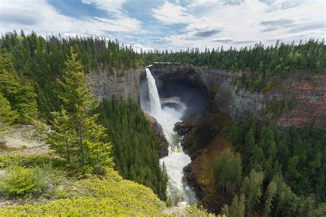 Helmcken Falls: The Most Captivating Location in BC!