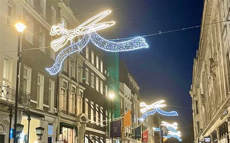 A Walking Tour of London's Christmas Lights | London Cheapo