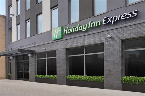 HOLIDAY INN EXPRESS BROOKLYN - BUSHWICK, AN IHG HOTEL $182 ($̶2̶2̶3̶ ...