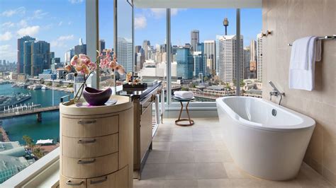 Sofitel Sydney Darling Harbour | Award-winning infinity pool