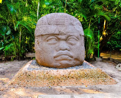 El hallazgo de las colosales cabezas olmecas de piedra en La Venta