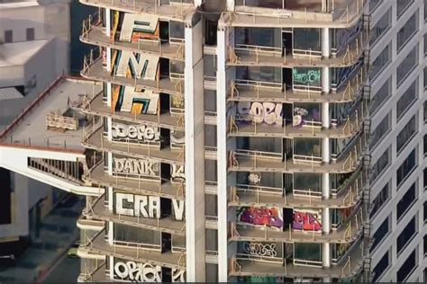 Taggers vandalize around 30 floors of Los Angeles high-rise