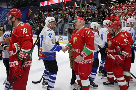 Lukashenko plays ice hockey as crisis sharpens on Belarus-EU border ...