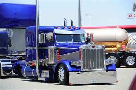 379 PETERBILT Show Trucks