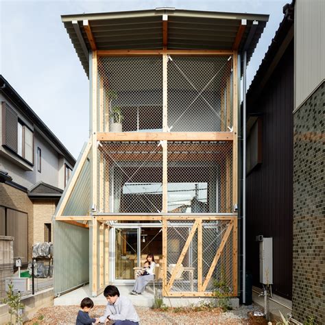 Tangga adalah ruang sosial di rumah Tokyo oleh Kiri Architects ...