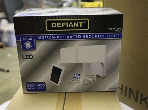 Defiant Solar Motion Activated Security Light - Matthews Auctioneers